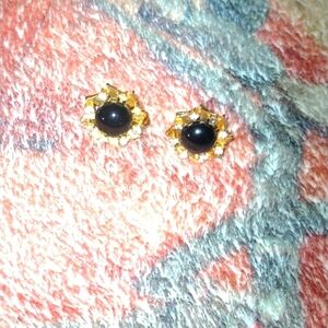 Black pearl clip ons